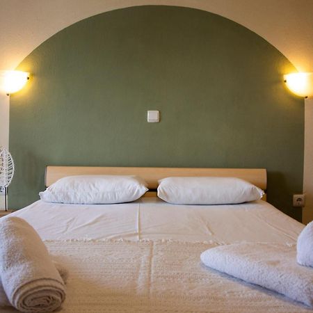 Seamoon Apartman Néa Péramos Kültér fotó