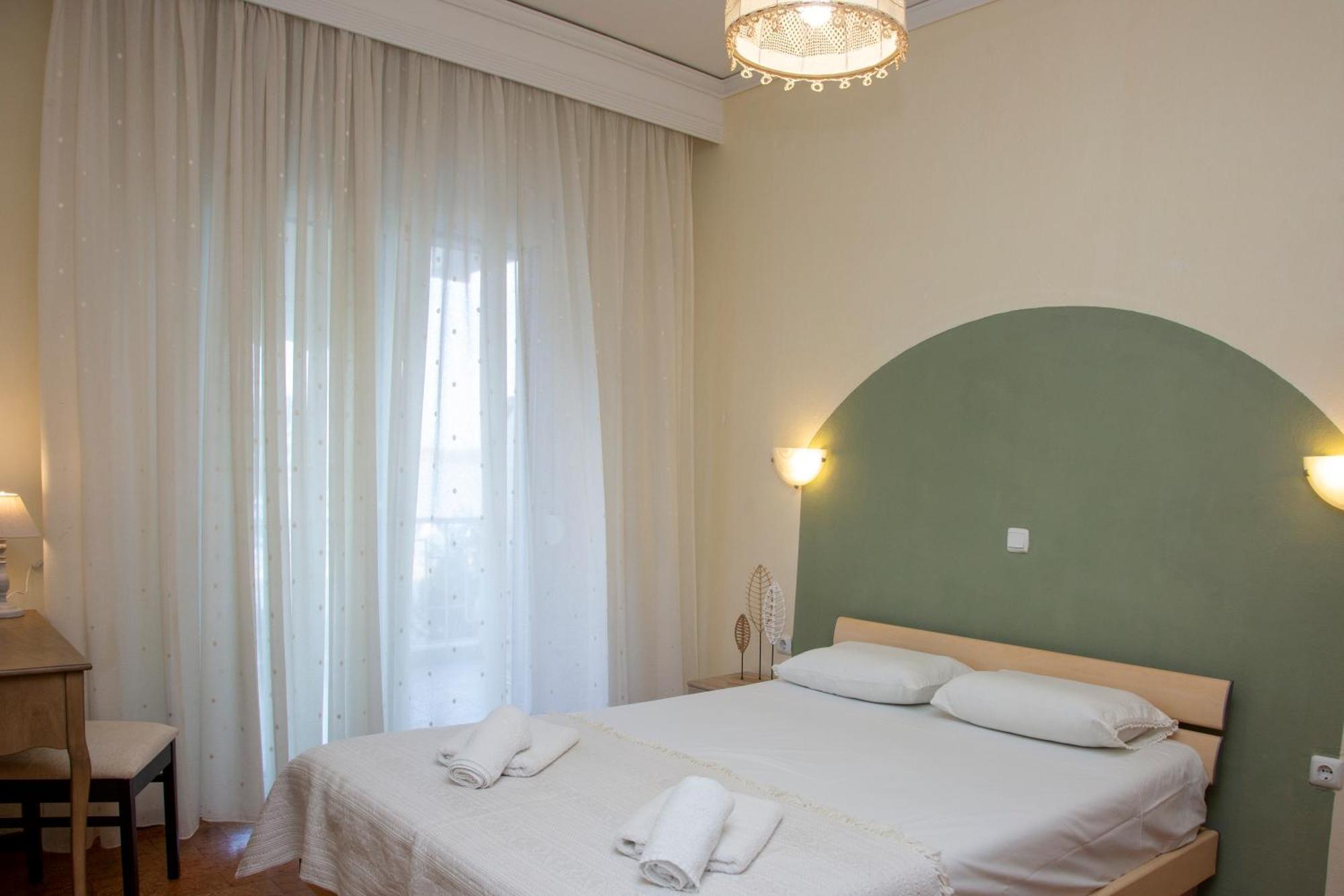 Seamoon Apartman Néa Péramos Kültér fotó